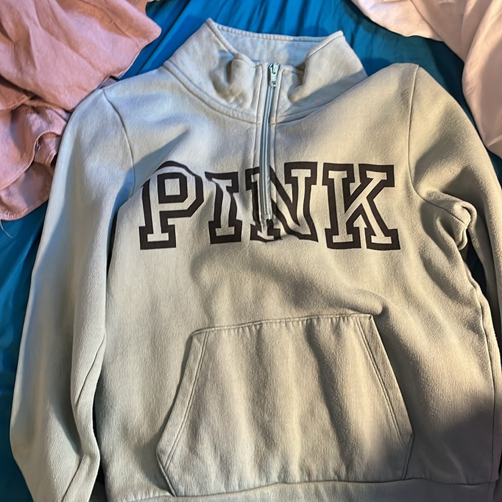 Small medium clothes - Picture 10 of 11